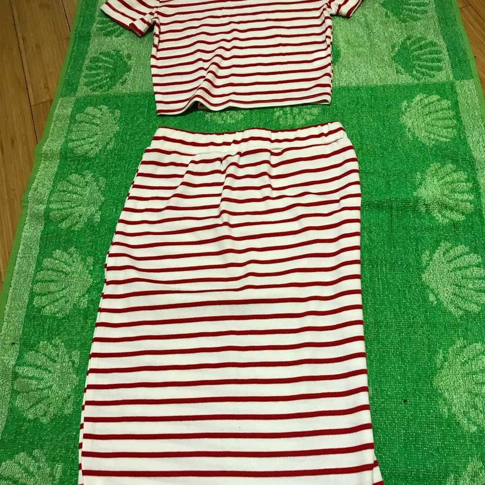 Two piece sets - Picture 5 of 6